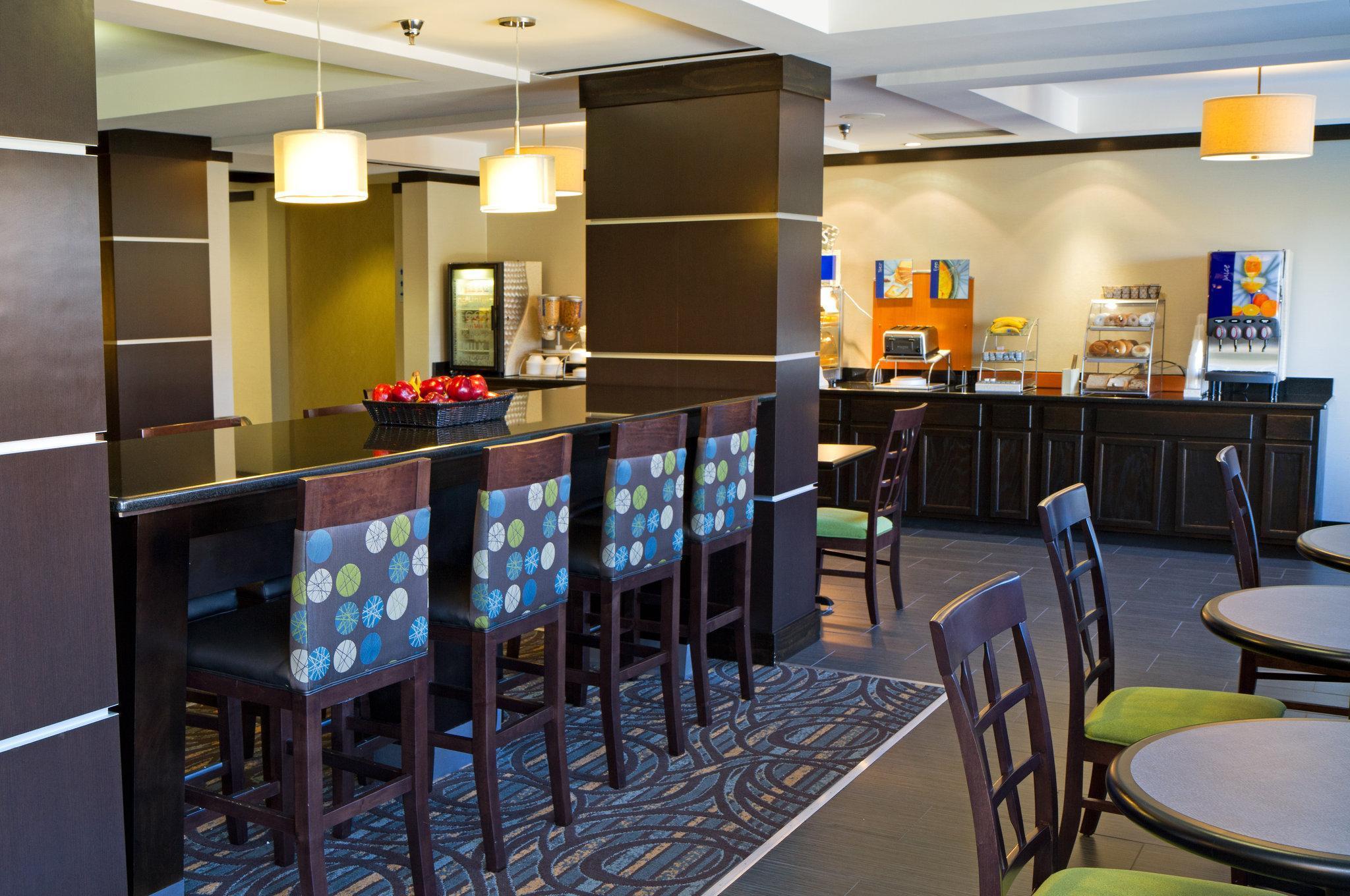 Holiday Inn Express & Suites Greenville-Downtown By Ihg Dış mekan fotoğraf